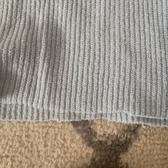 Blue Cropped V-Neck Sweater- Old Navy - Picture 2 of 6